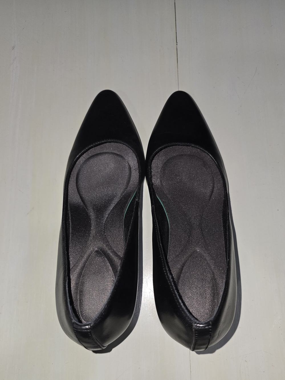 Rockport Black Leather Pointed Toe Pumps Women 7.5 M Low Kitten Heel Comfort